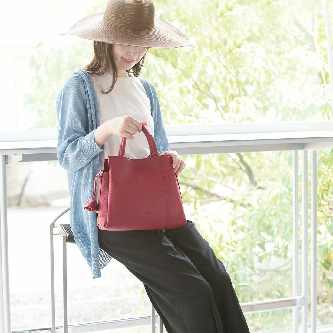 チャーム付き2wayレザーハンドバッグ＜ルル＞