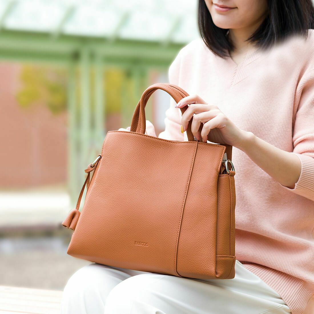 チャーム付き2wayレザーハンドバッグ＜ルル＞