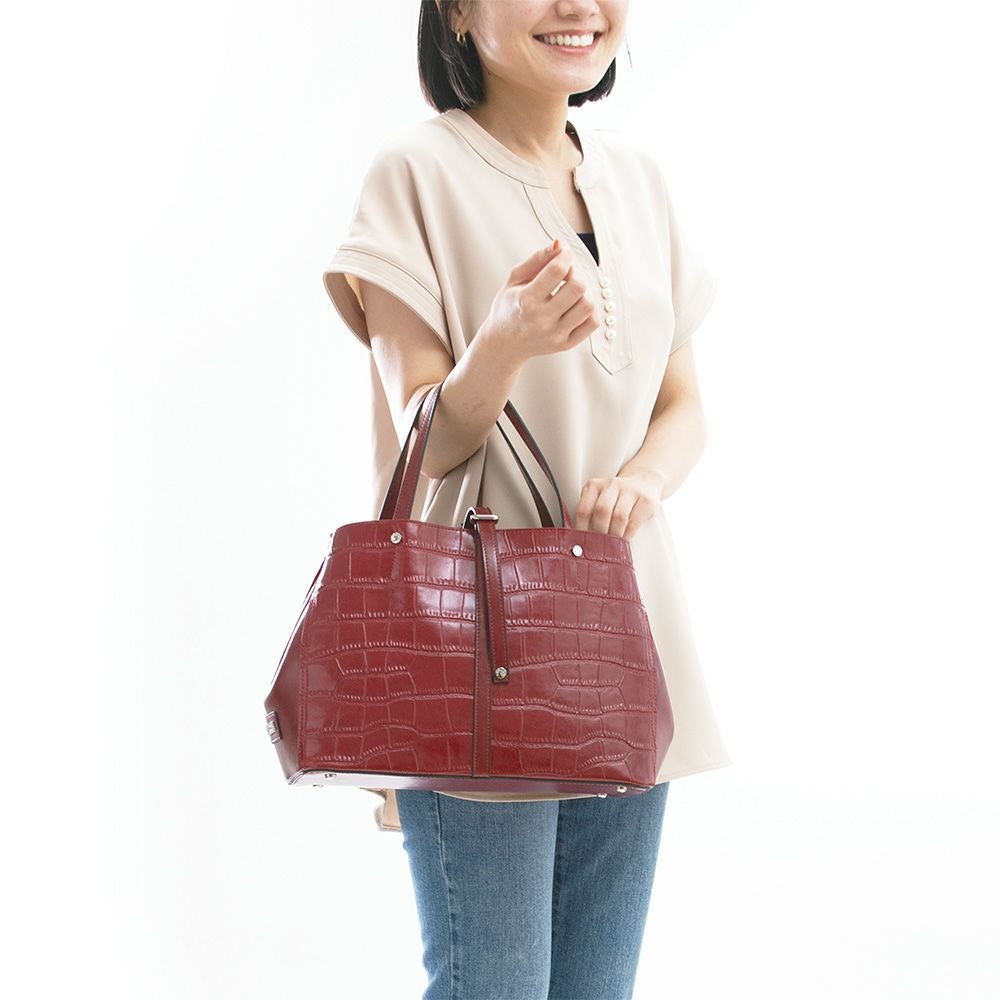 クロコダイル型押しシャイニングレザートート