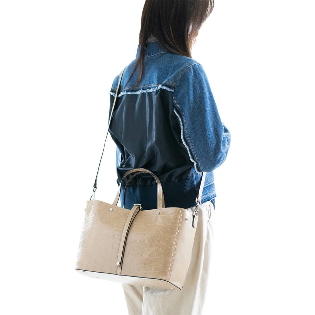 クロコダイル型押しシャイニングレザートート