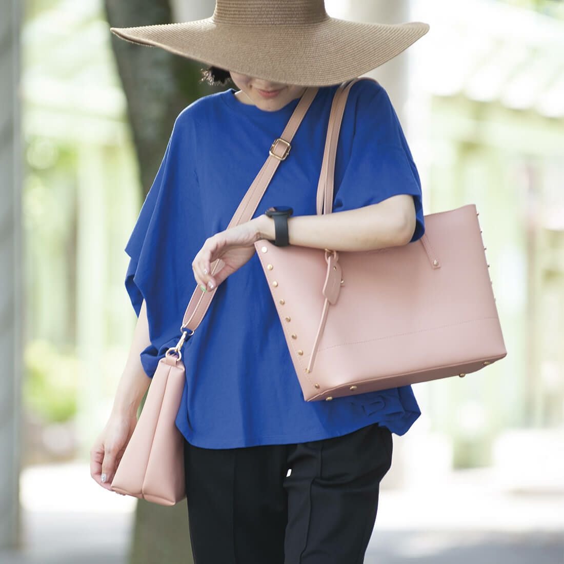 リベット付きトートバッグ