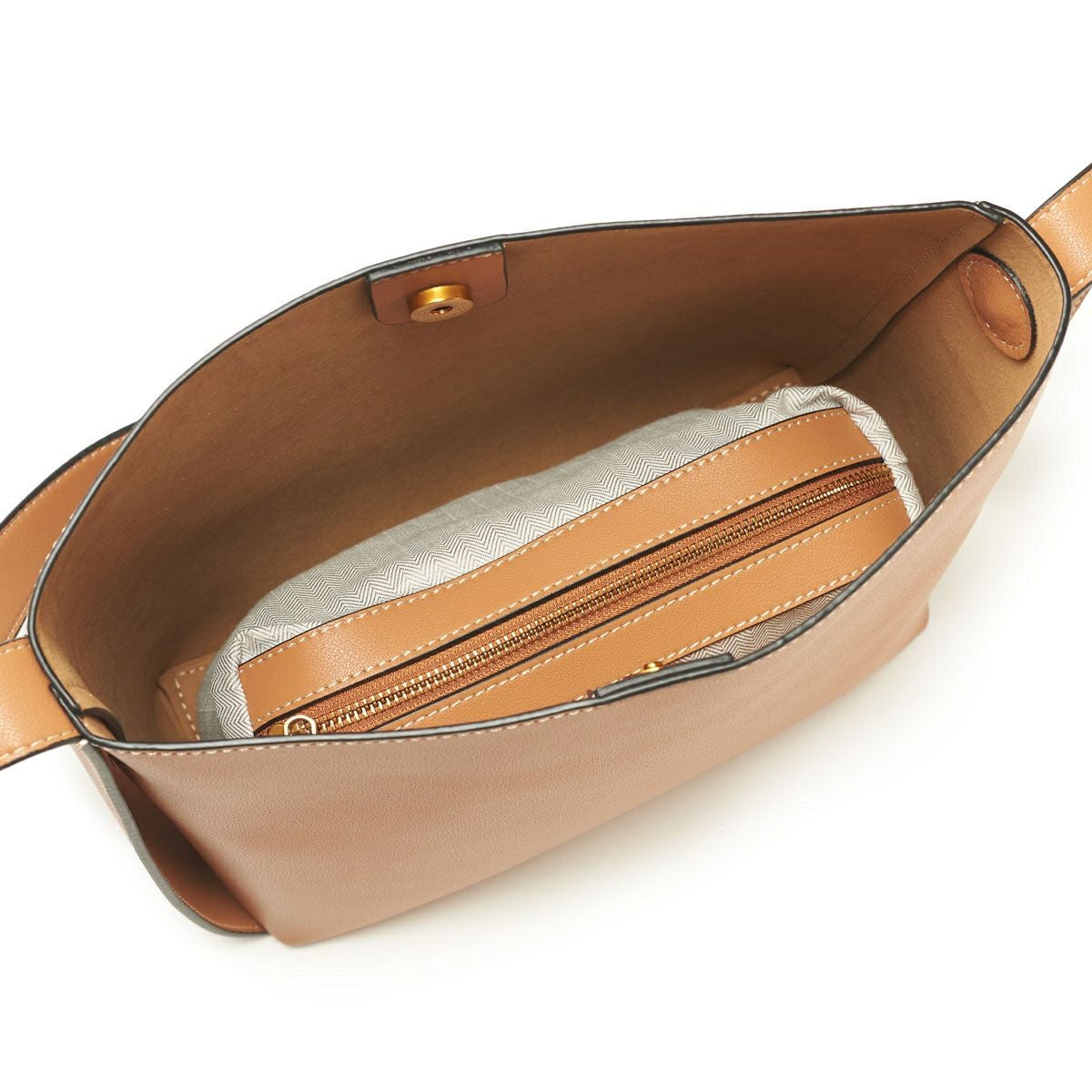 レザーショルダーバッグ