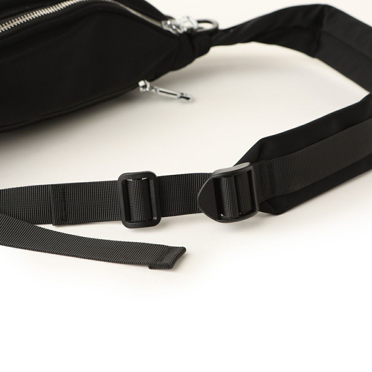 ダブルジッパーウエストポーチ