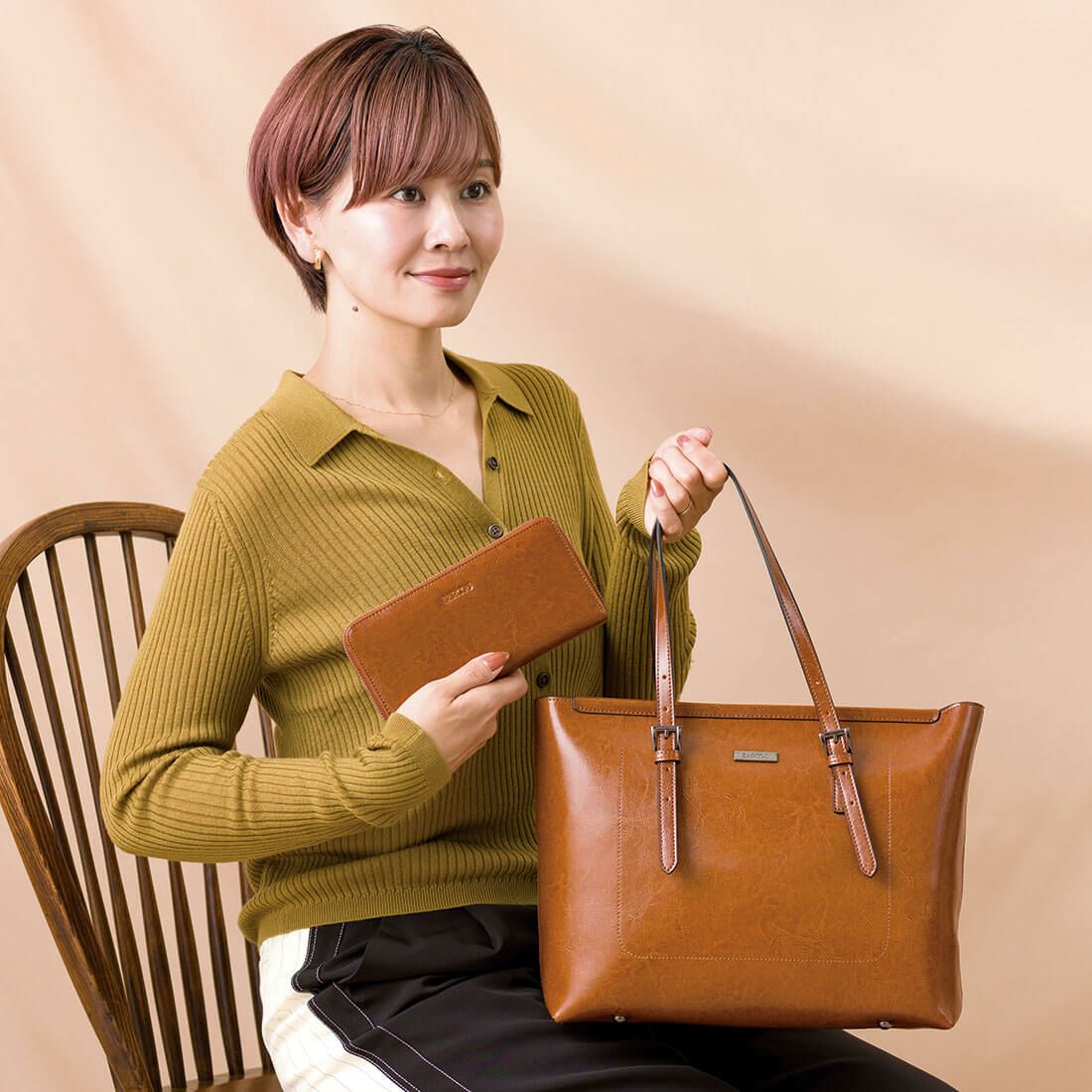 バルパパ様 美品✨コーチ ビジネスバッグ 2way ボンド レザー ロゴ型押し COACH（コーチ） 国内発送 バッグ メンズ ビジネスバッグ スムース