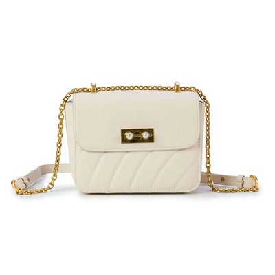 レザー ラウンドキルティングメタルチェーンポシェット