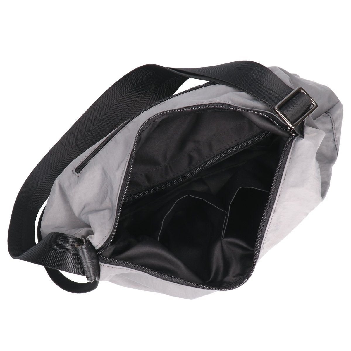 切返しデザインナイロンショルダーバッグ