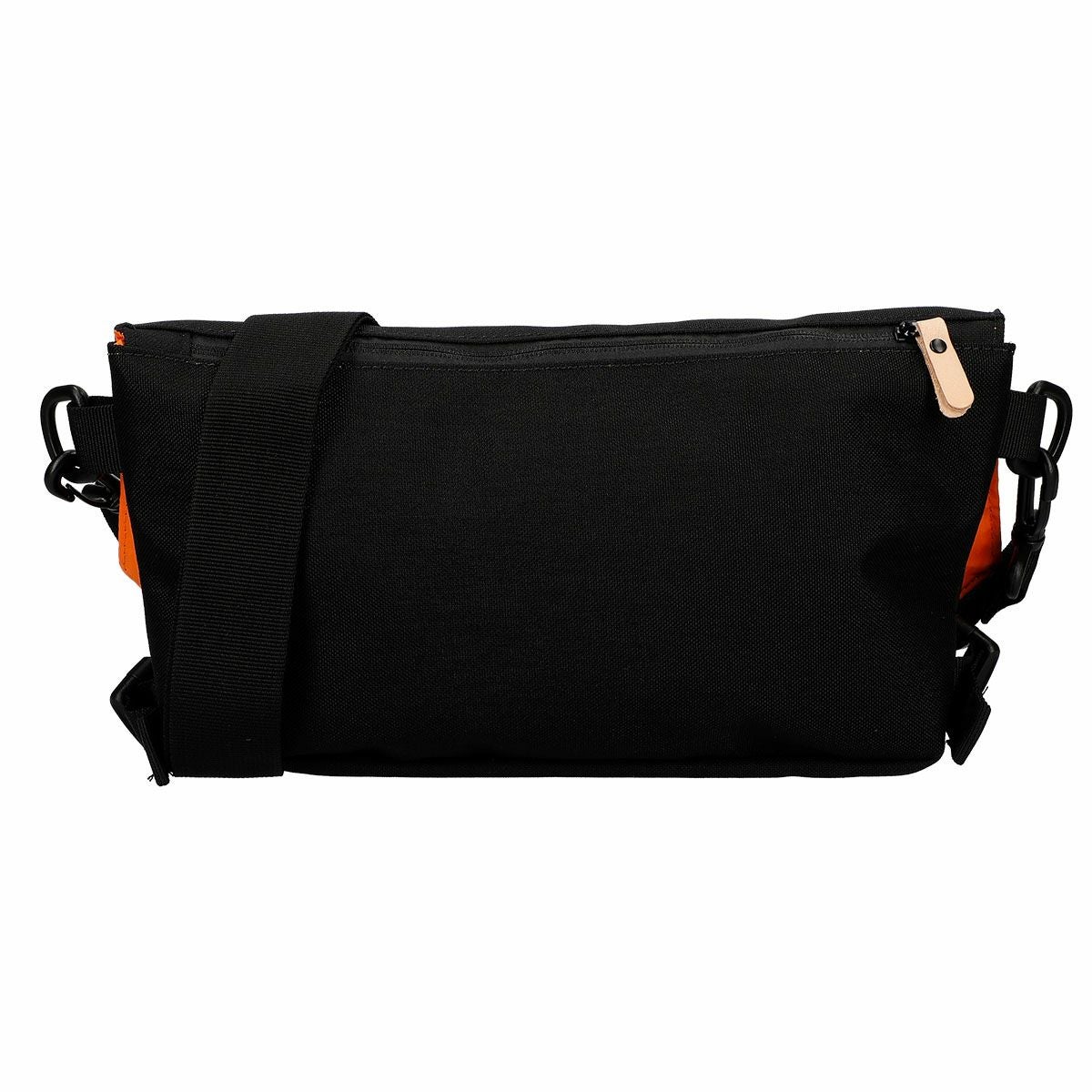 軽量メッセンジャーバッグ