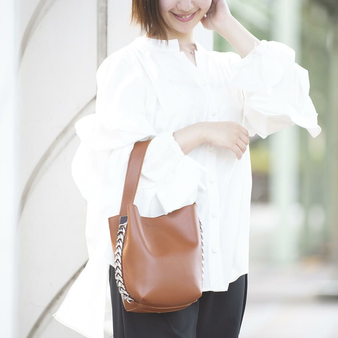 ファーチャーム付きバッグ