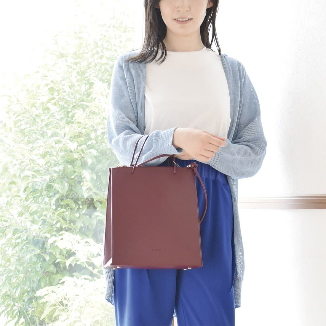 スクエア型2wayレザーハンドバッグ