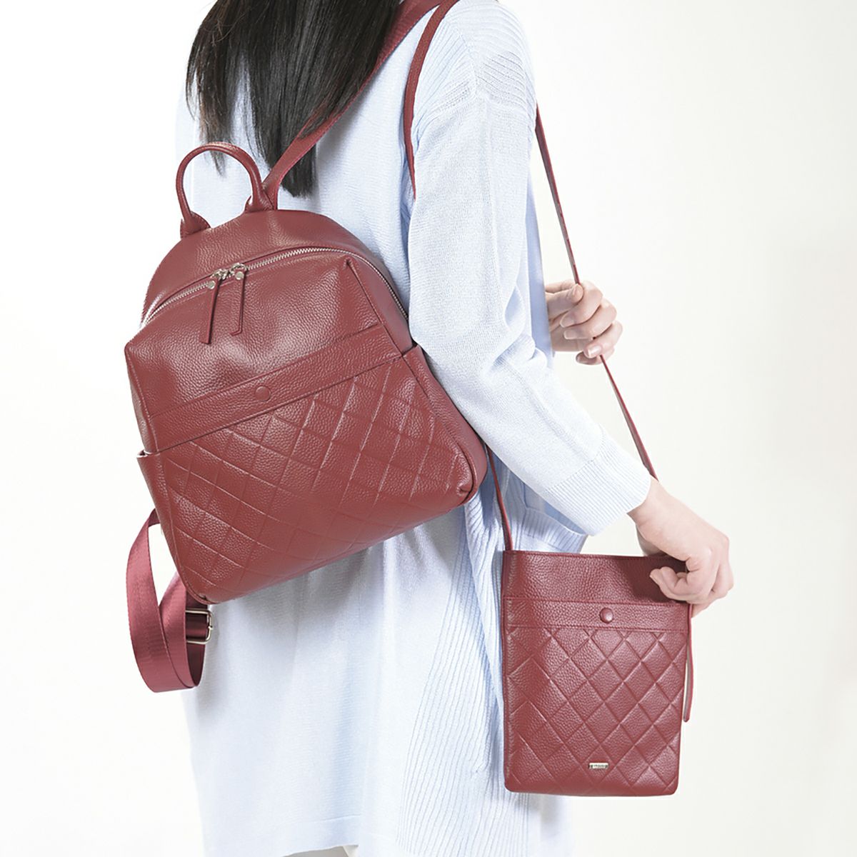 【セット商品】ダイヤモンドエンボスレザーリュック＆ポシェットセット＜ロンバス＞