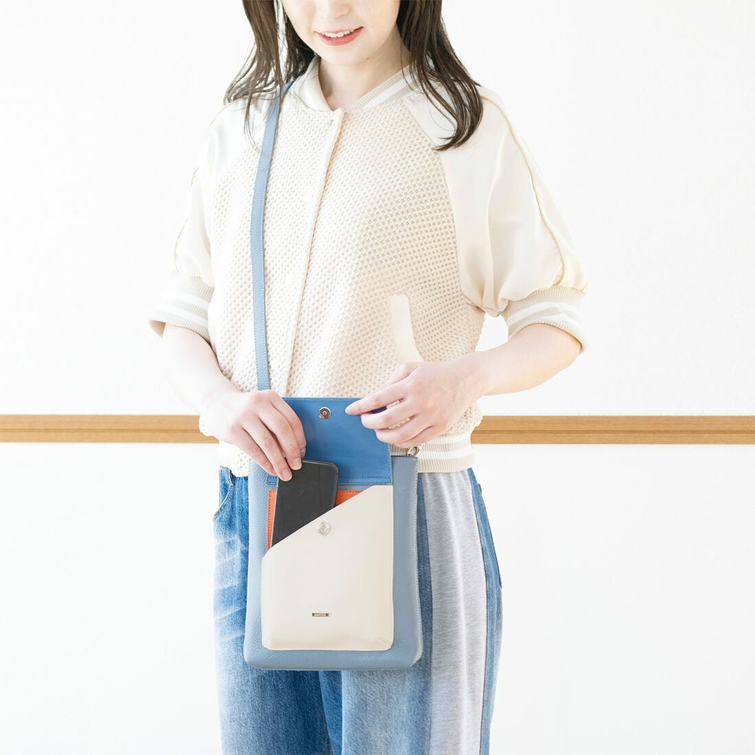 配色縦型ポシェット