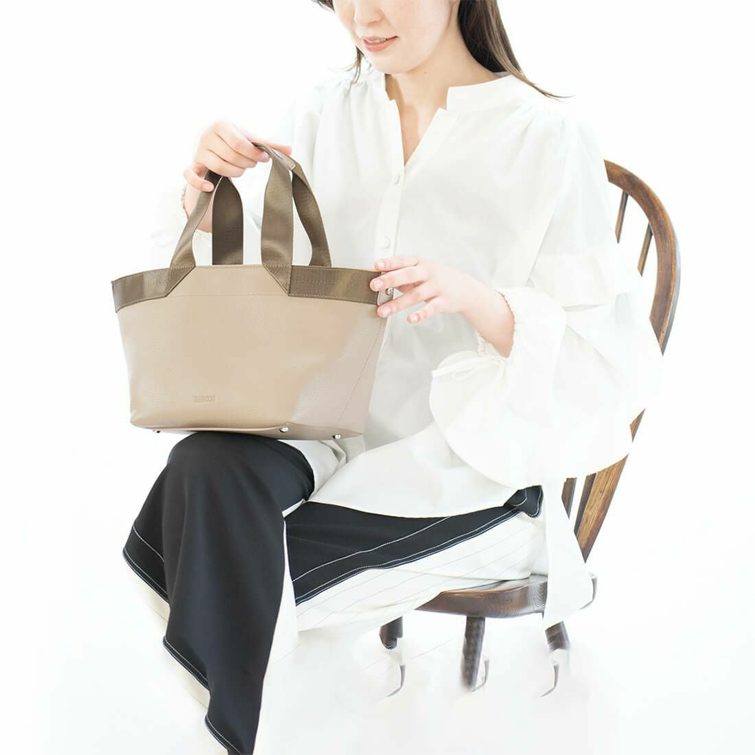 シュリンクレザーカジュアルトートバッグ（Sサイズ）