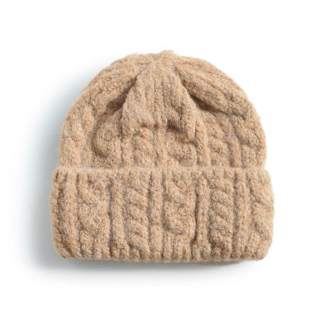 ケーブル編みニット帽