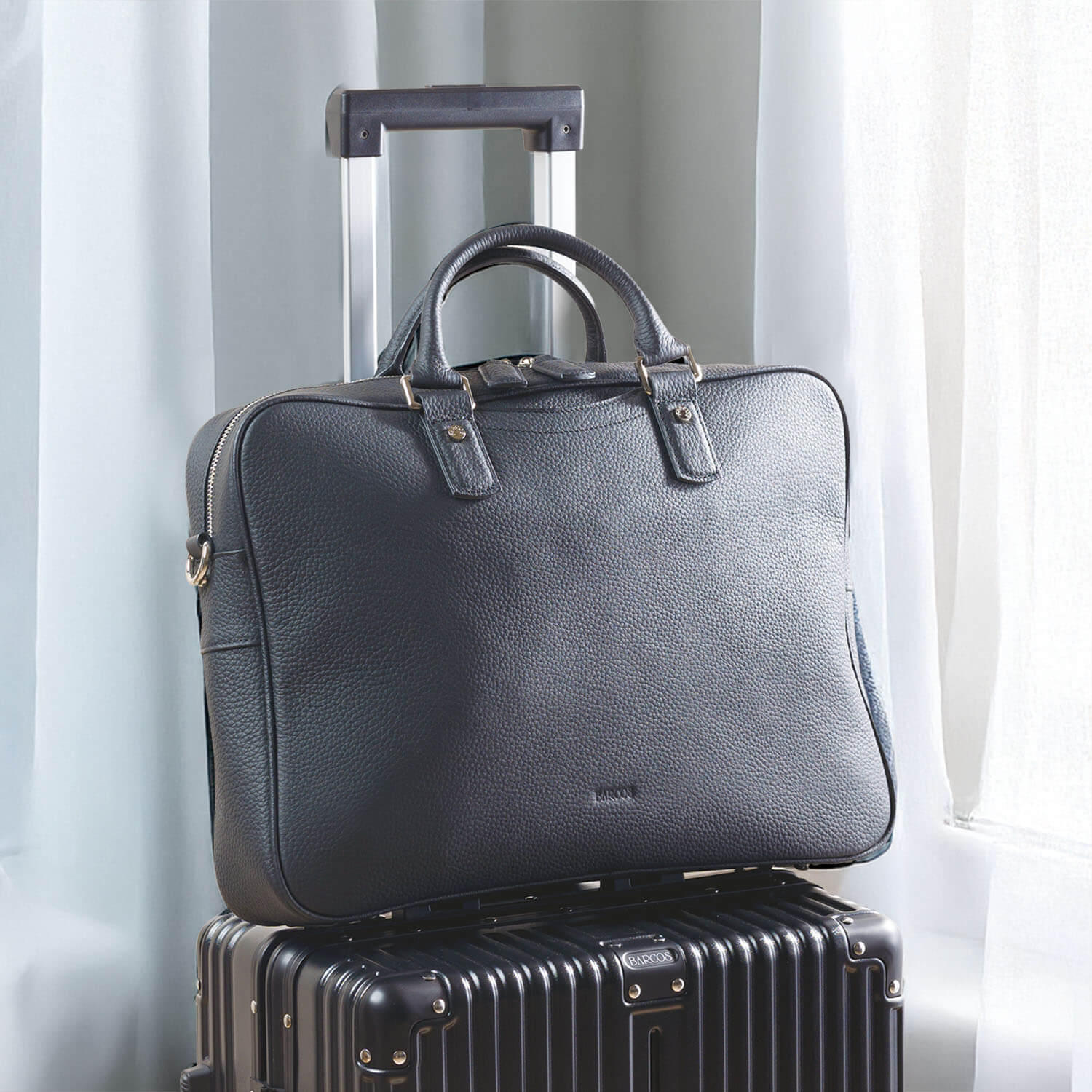 洋*や様 BALLY ブリーフケース　横37cm、高さ30cm、幅広い6cm BALLY ブリーフケース 横37cm、高さ30cm、幅広い6cm - メルカリ