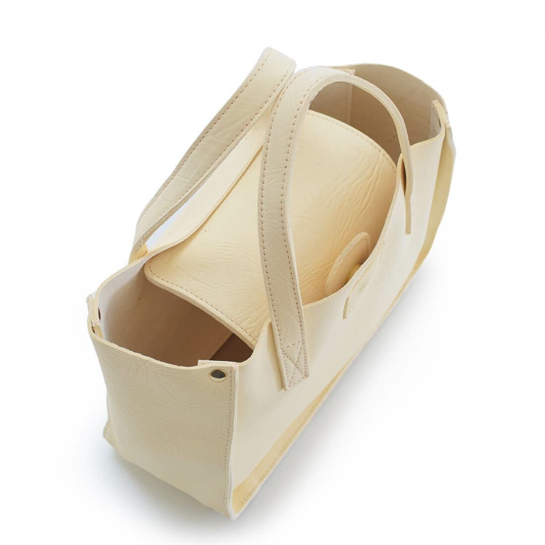 メイドインイタリーレザーハンドバッグ