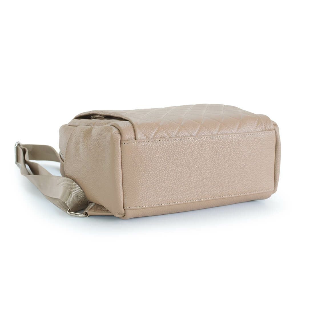 牛革キルティングリュック