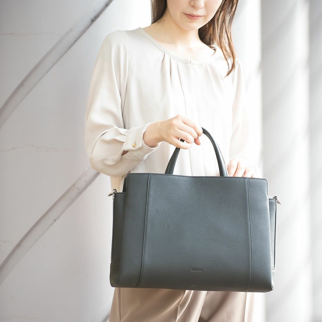 2wayレザーハンドバッグ＜ルル＞（大サイズ）