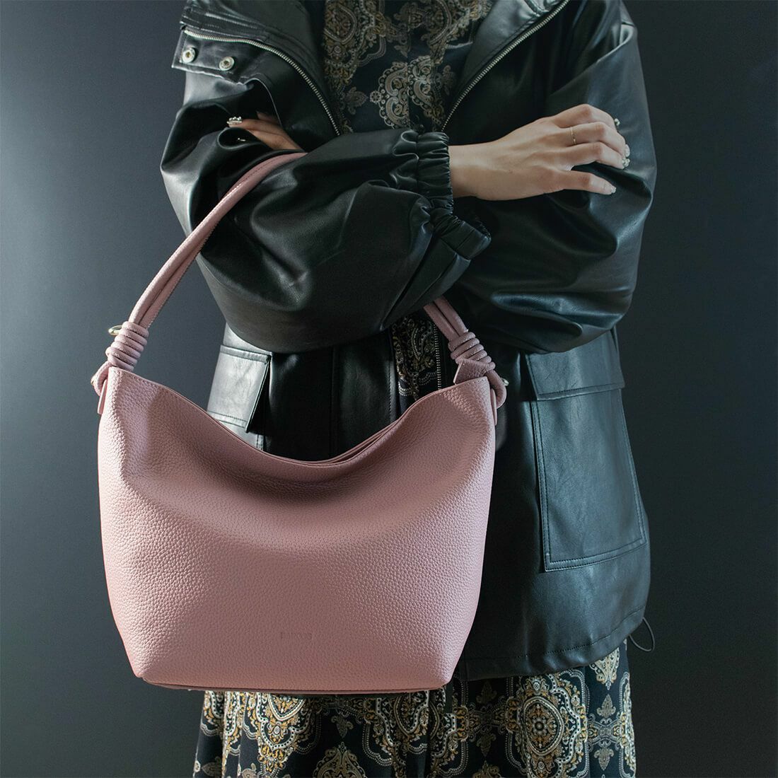 本革ソフトシュリンクレザーハンドルデザインホーボーバッグ