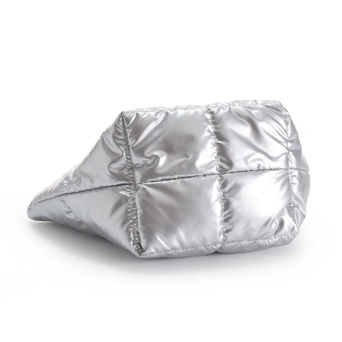 メタリックキルティングバッグ