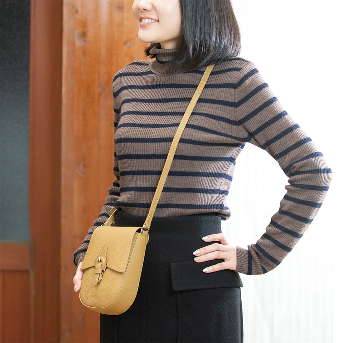 シュリンクレザーポシェット