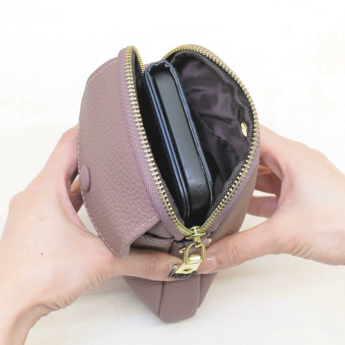 シュリンクレザーポシェット