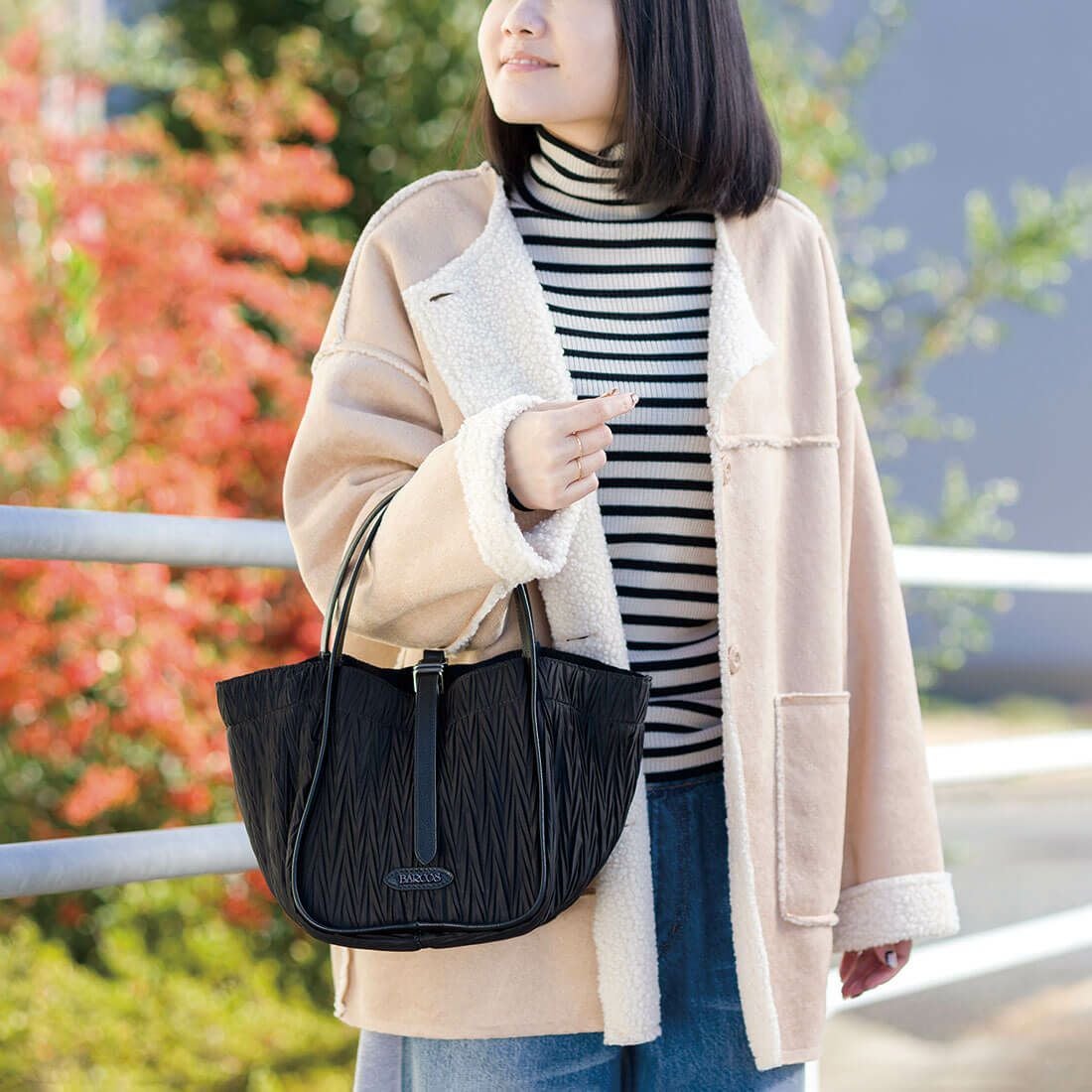 プリーツ加工ナイロン変形トートバッグ