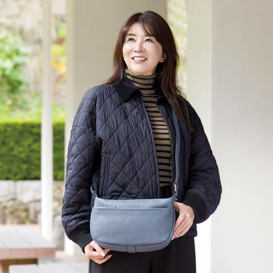 シュリンクレザーショルダーバッグ