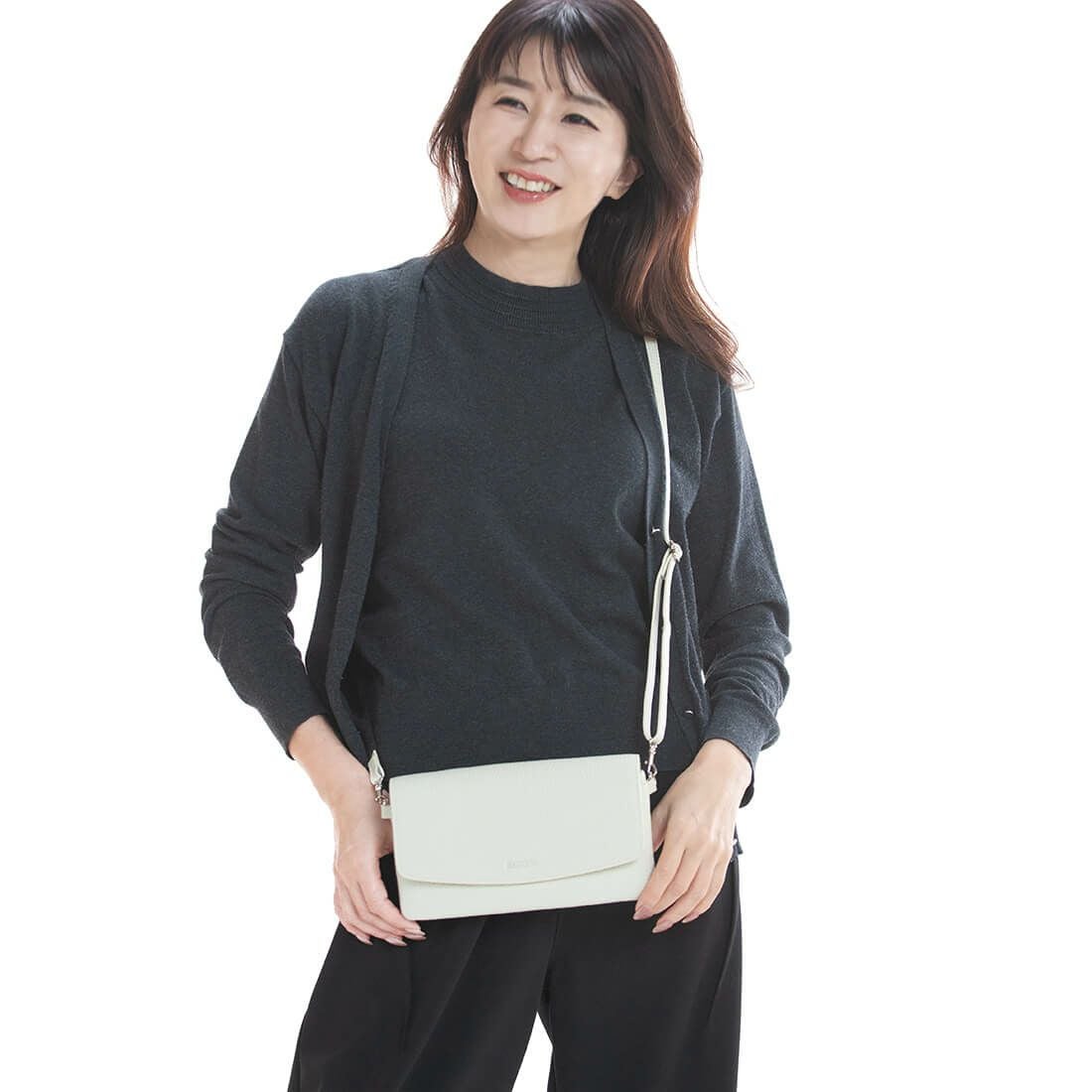 シュリンクレザーお財布ポシェット