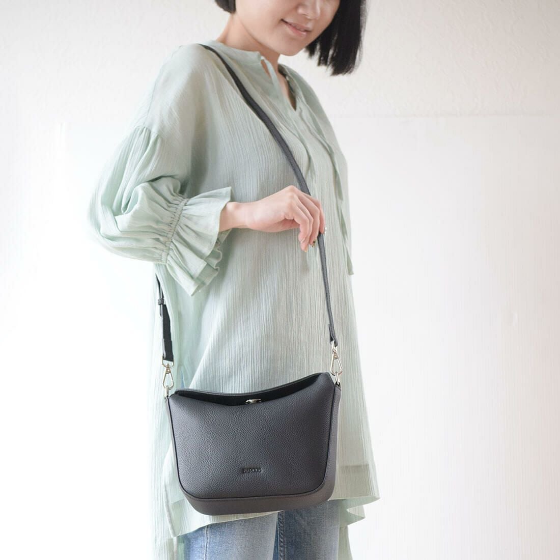 シュリンクレザー2wayショルダーバッグ