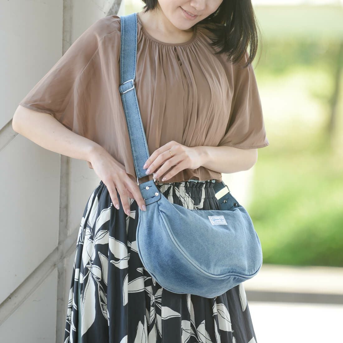 デニムボディバッグ