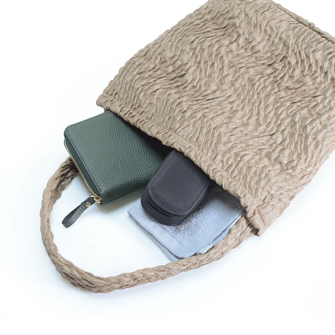 キルティング風フェイクレザーバッグ