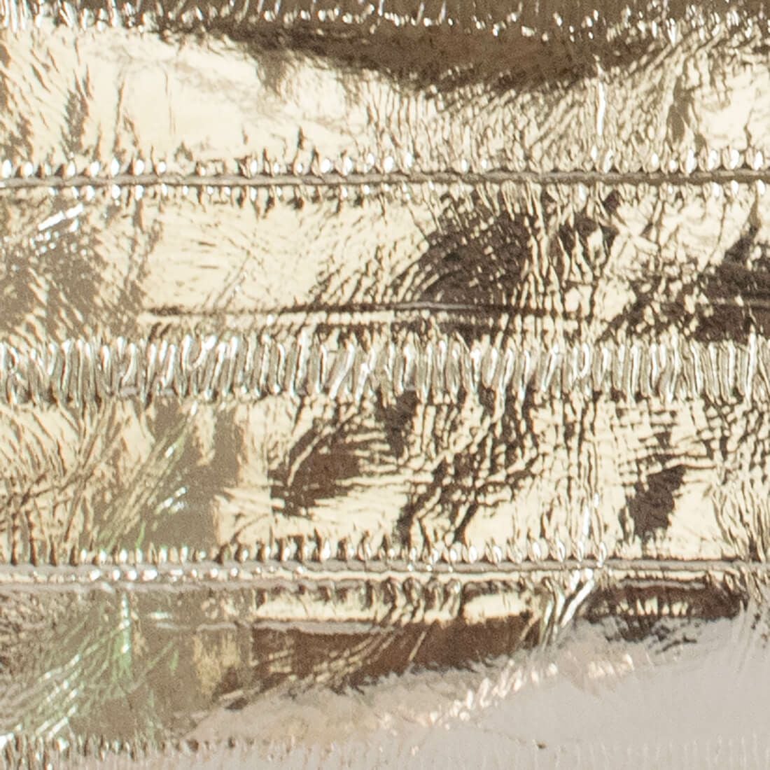 イール型押しレザーポシェット