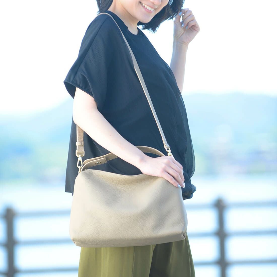 シュリンクレザー2wayワンハンドバッグ