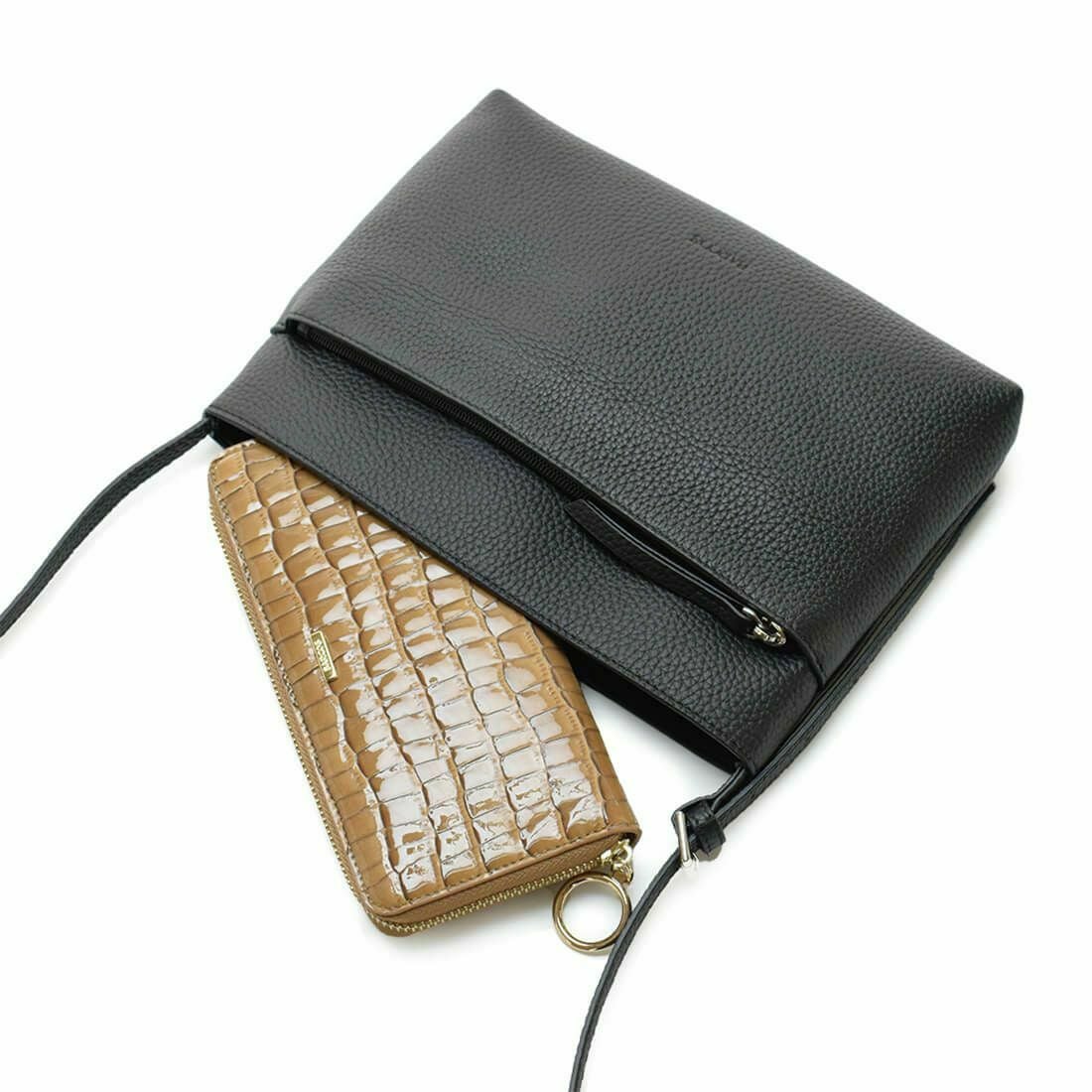 シュリンクレザーポシェット