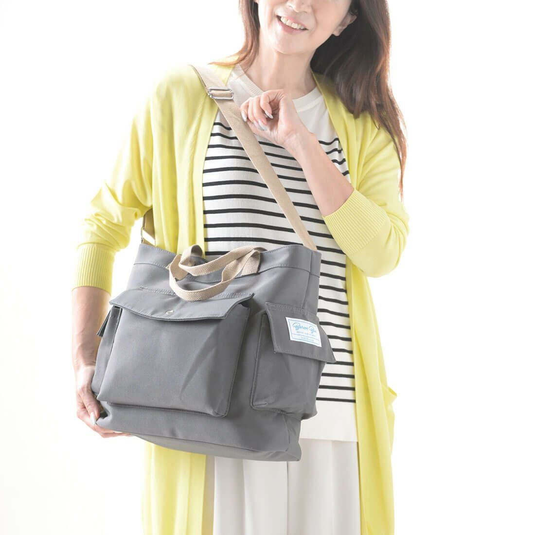 ポケットデザインショルダーバッグ