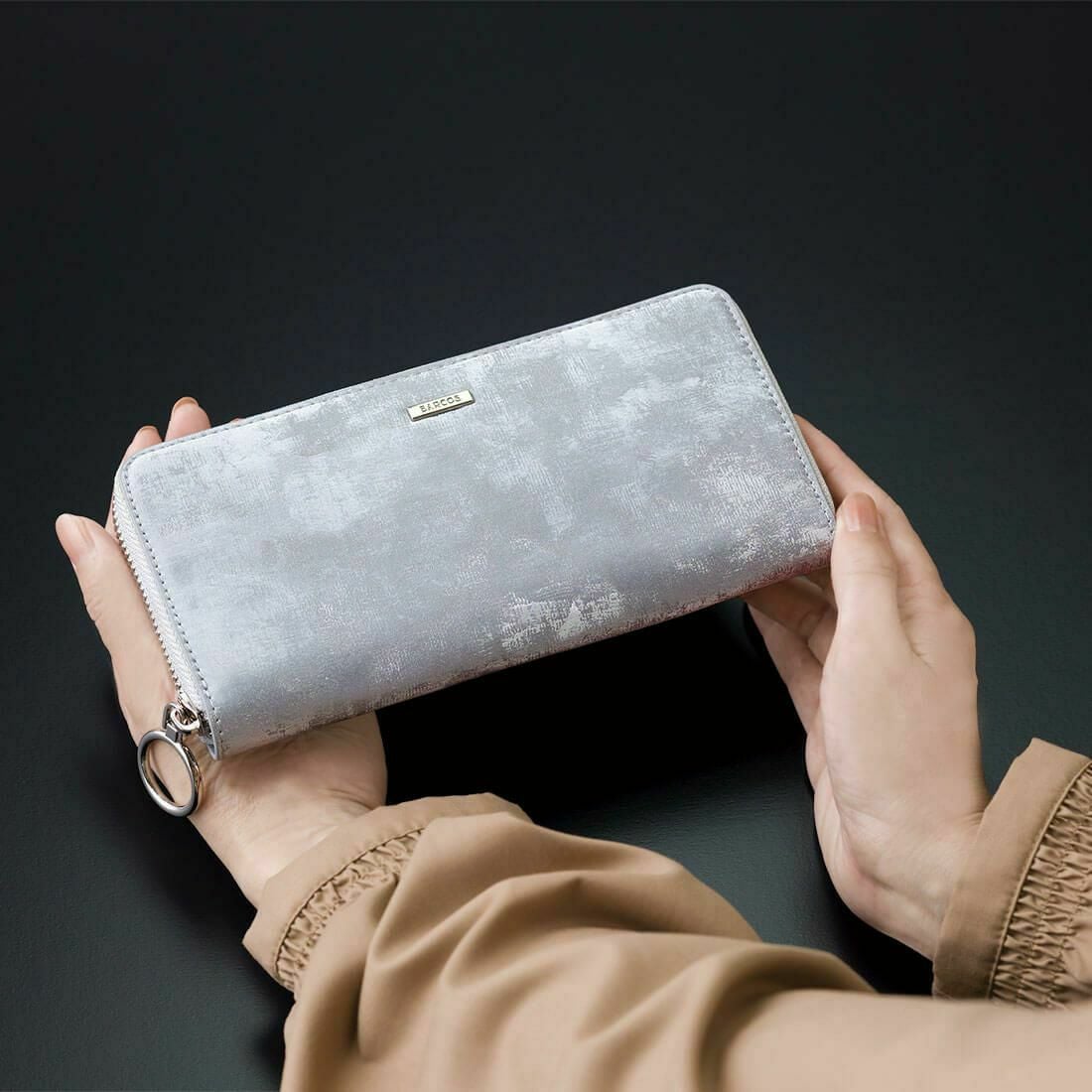 シルキーレザーラウンド型ロングウォレット