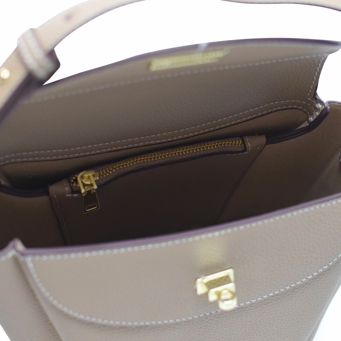 ステッチデザインレザースクエアバッグ