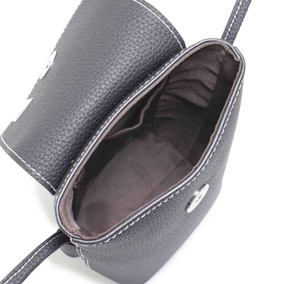 フラップ付きレザーショルダーバッグ