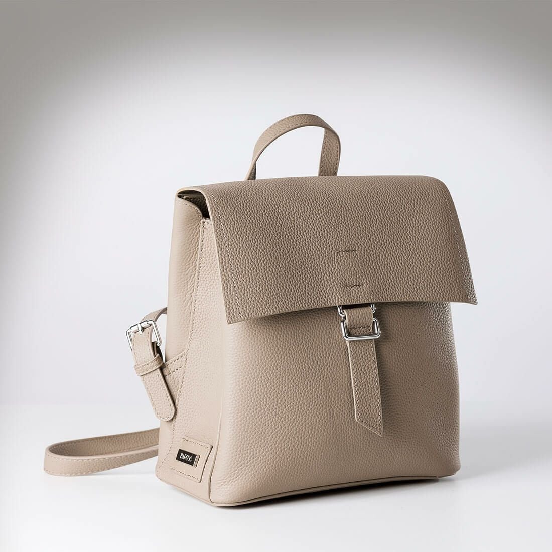 フラップデザインシュリンクレザーリュック