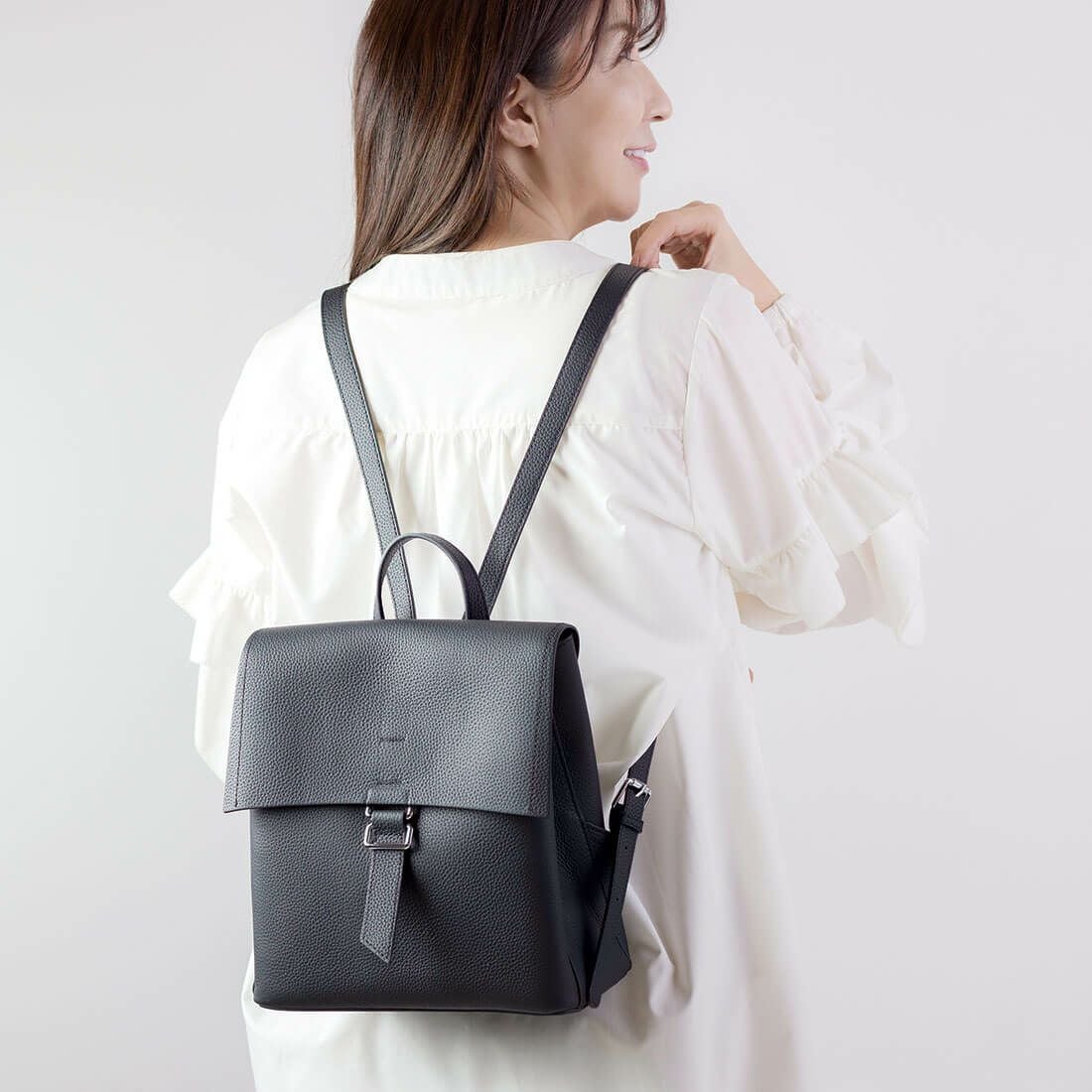 フラップデザインシュリンクレザーリュック