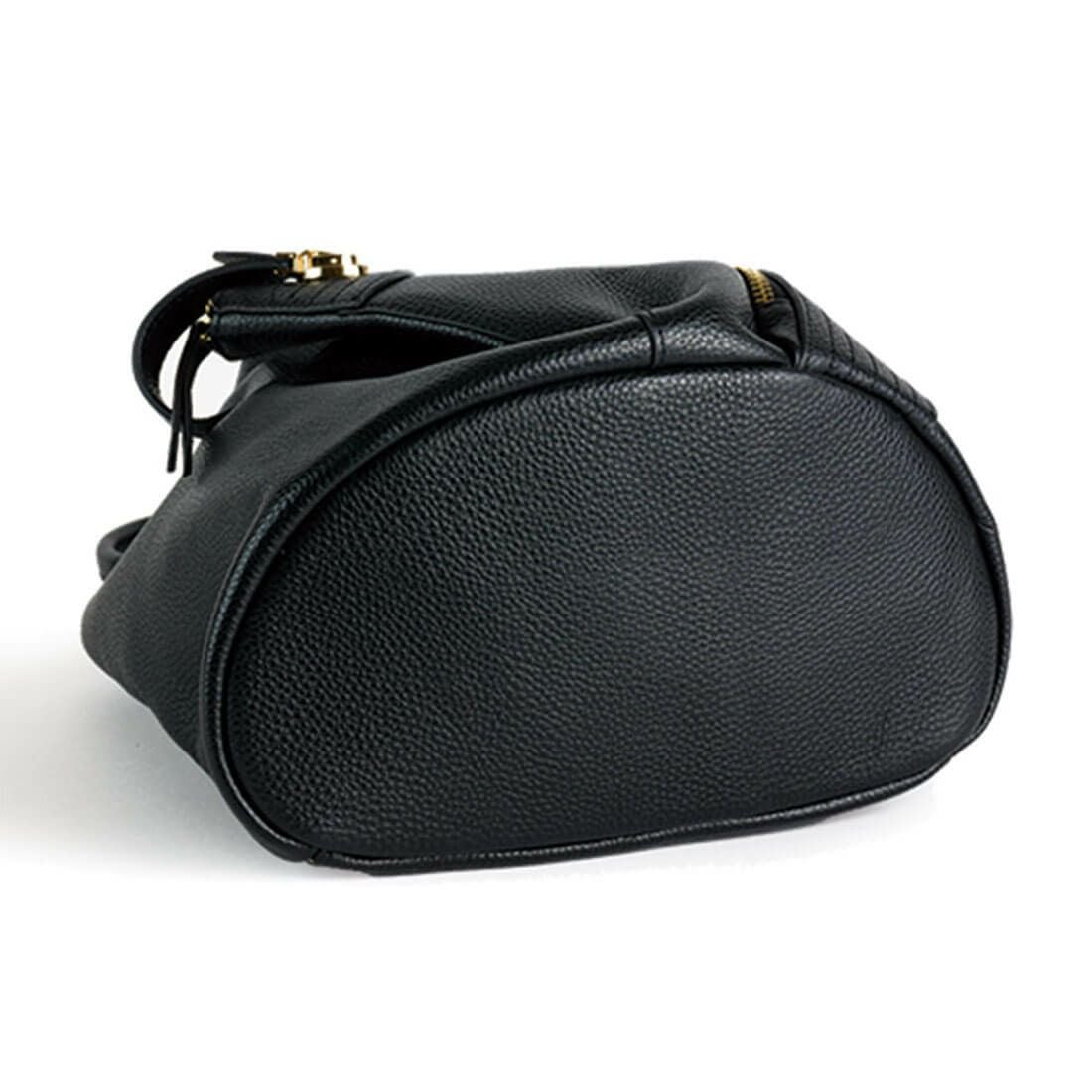 三角フォルムレザーリュック