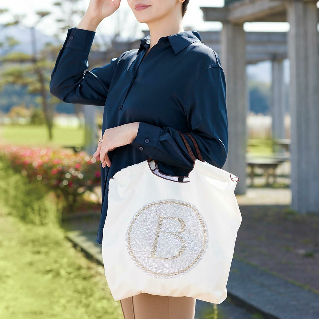 Bマーク入りラインストーンバッグ（ミディアムサイズ）