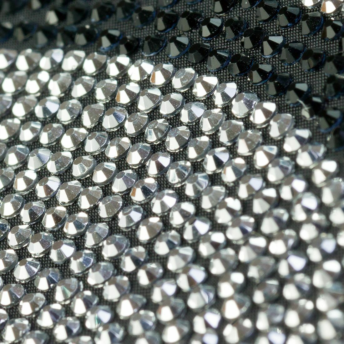 Bマーク入りラインストーンバッグ（ミディアムサイズ）