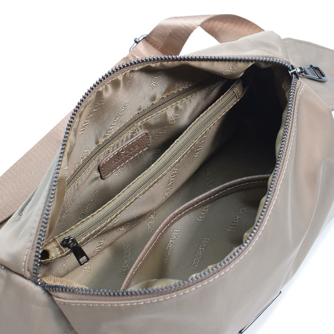 機能性ナイロンショルダーバッグ