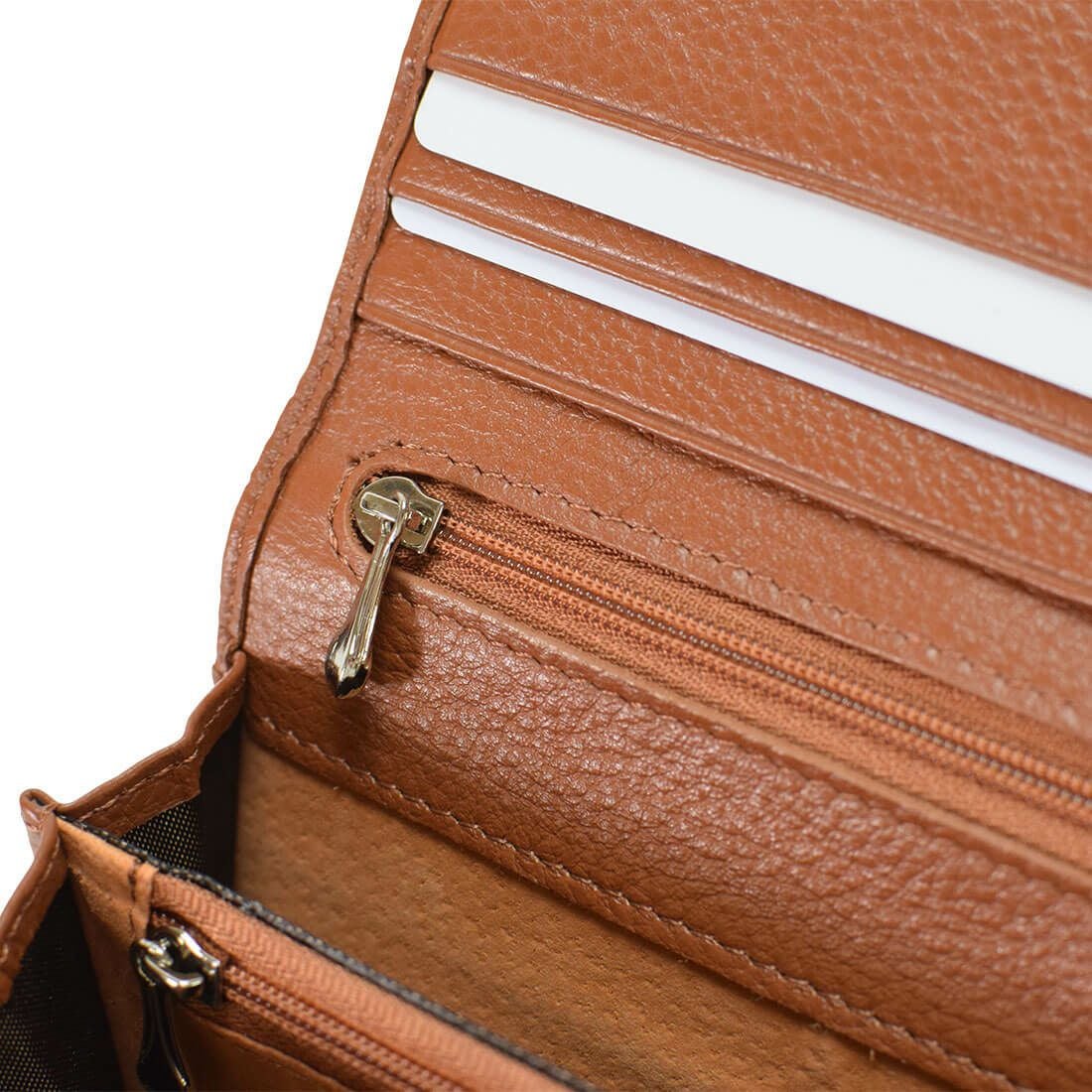 ソフトレザー大容量長財布