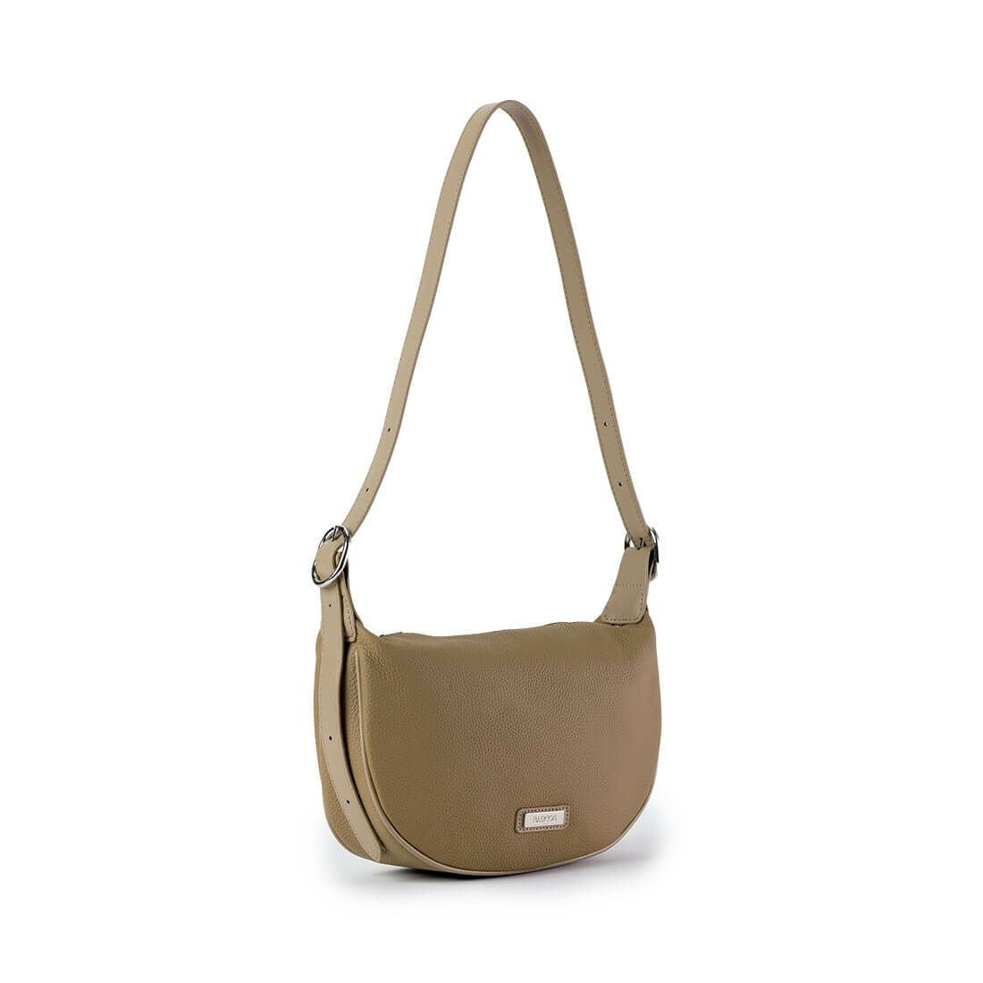 機能性シュリンクレザーショルダーバッグ