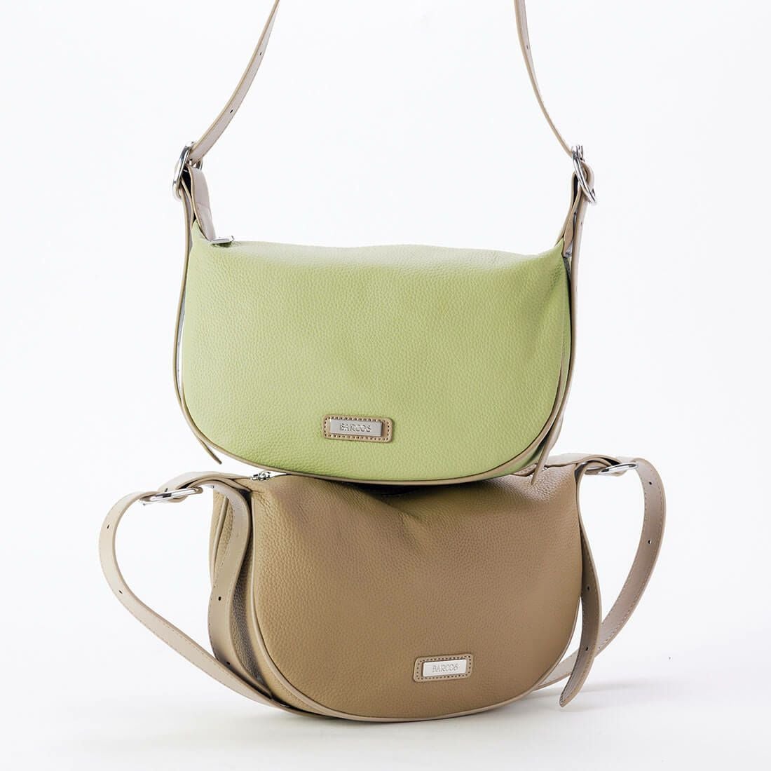 機能性シュリンクレザーショルダーバッグ