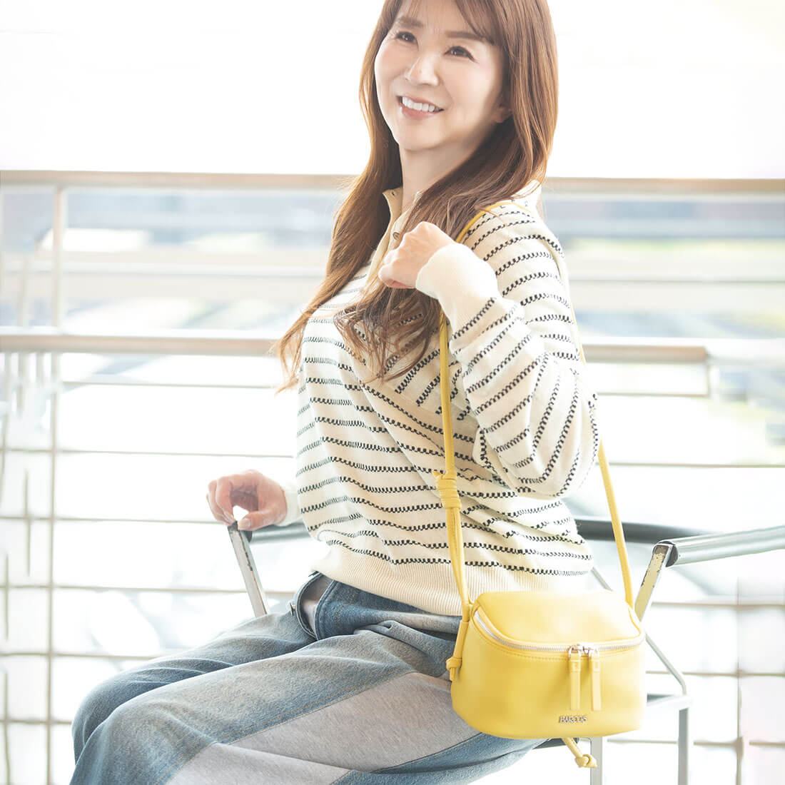 シュリンクレザーコンパクトショルダーバッグ