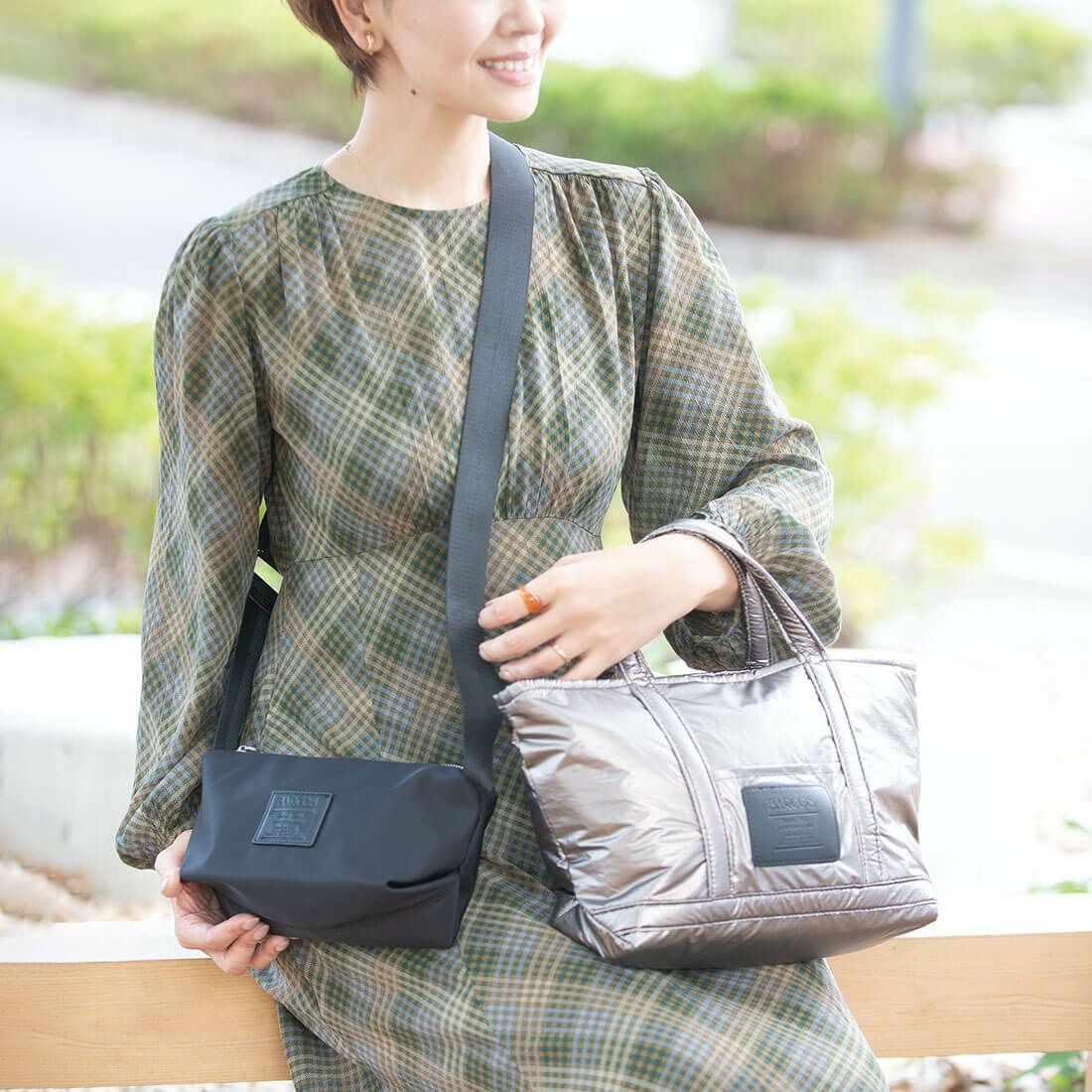 メタリック2wayハンドバッグ