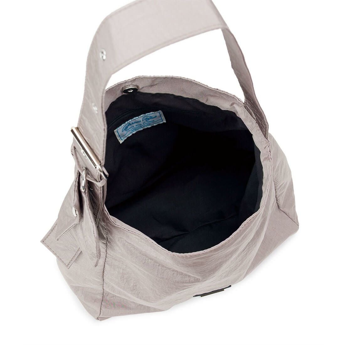 大容量軽量トートバッグ